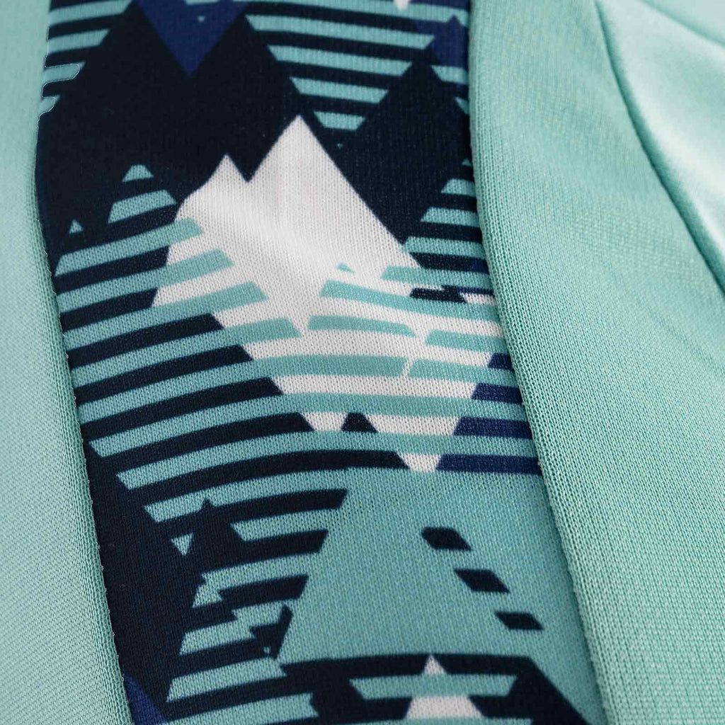 Umbro Formation Football Kids Short Sleeved Training Jersey Close-Up Arm Design View